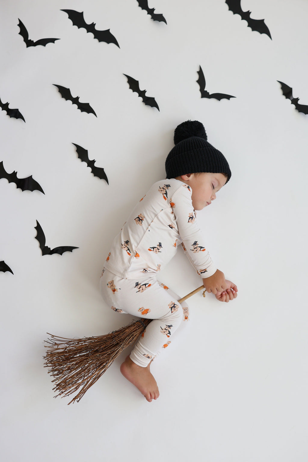 Long Sleeve Pajamas in Halloween Teddy