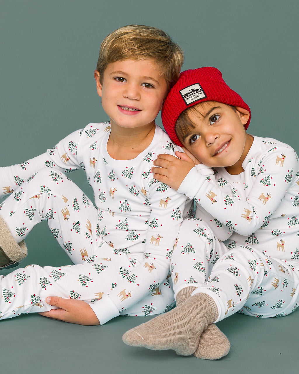 The Organic Long Sleeve Pajama Set [Tinsel Trees]