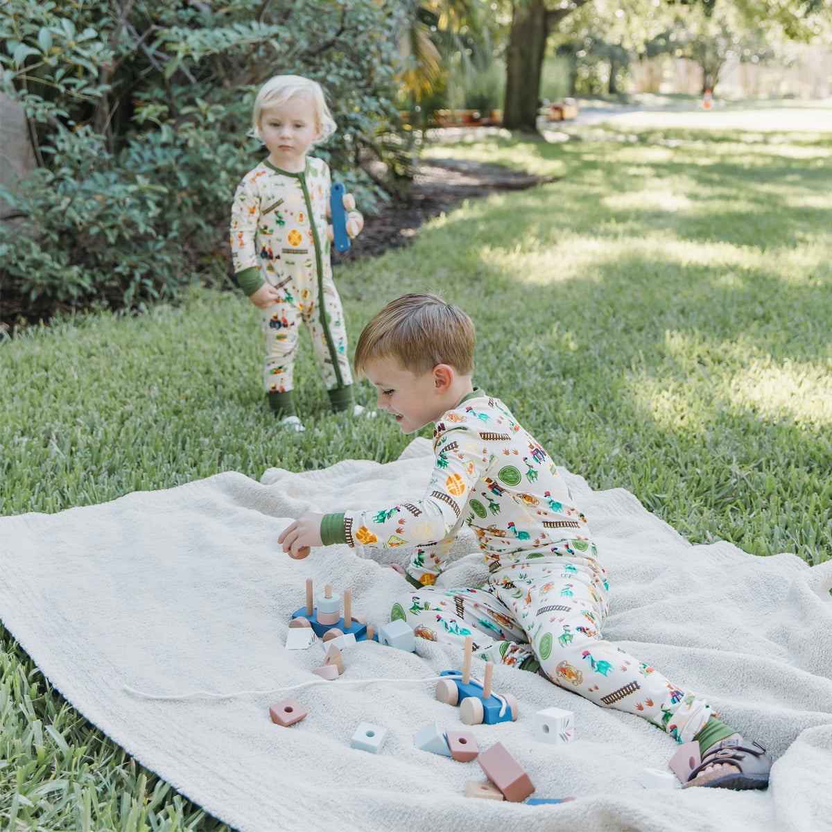 All Aboard the Dinosaur Train™ Bamboo Long Sleeve Kids Pajama Pants Set